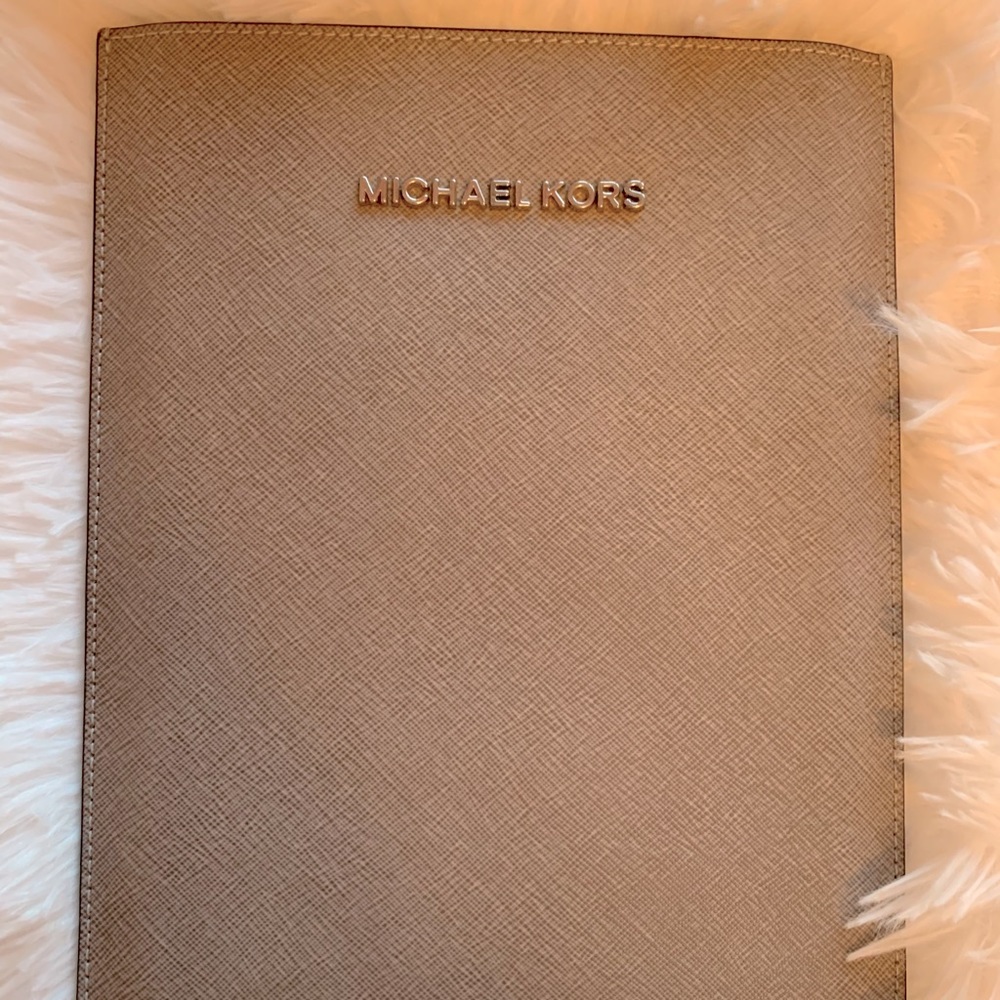 Michael Kors IPad mini case 💕